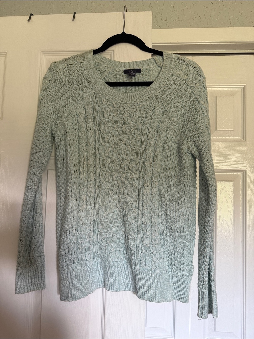 GAP Cable Crewneck Sweater in Mint